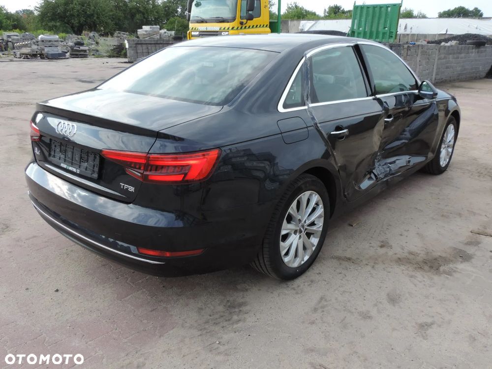 Audi A4 Limousine 1.4 TFSI Design - 25
