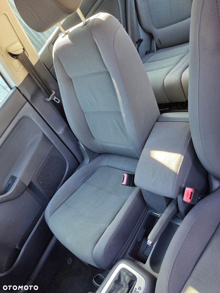 Volkswagen Golf Plus 2.0 TDI Comfortline DSG - 23