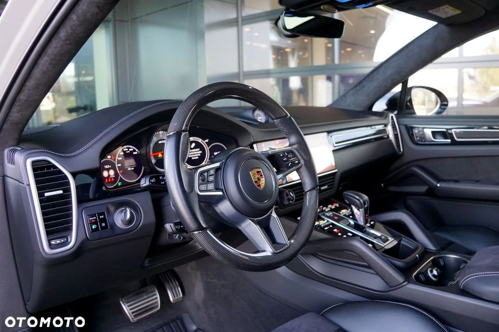 Porsche Cayenne Coupe GTS - 17