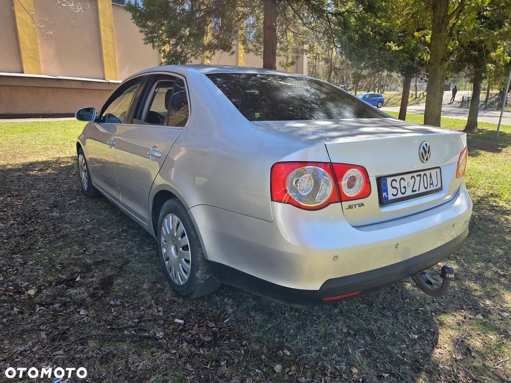 Volkswagen Jetta 1.9 TDI Comfortline - 4