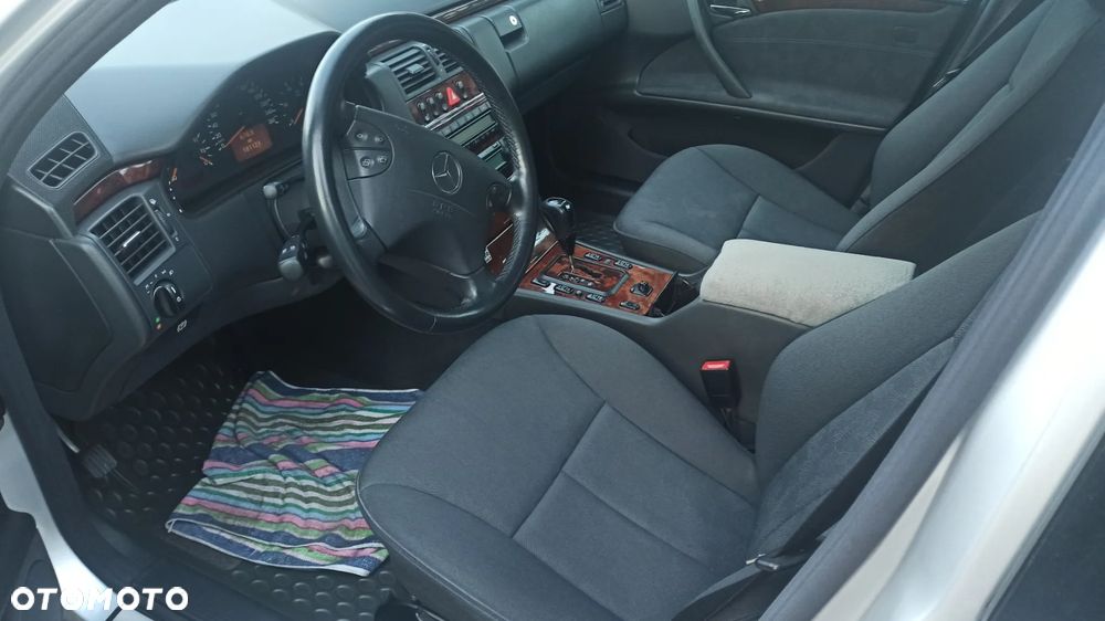 Mercedes-Benz Klasa E - 15