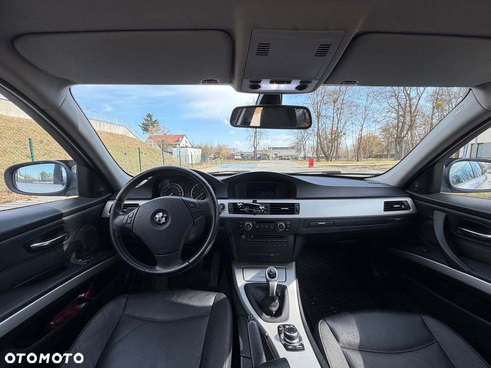 BMW Seria 3 318d - 12