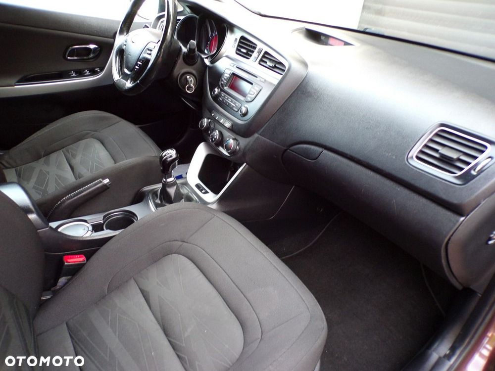 Kia Ceed - 24