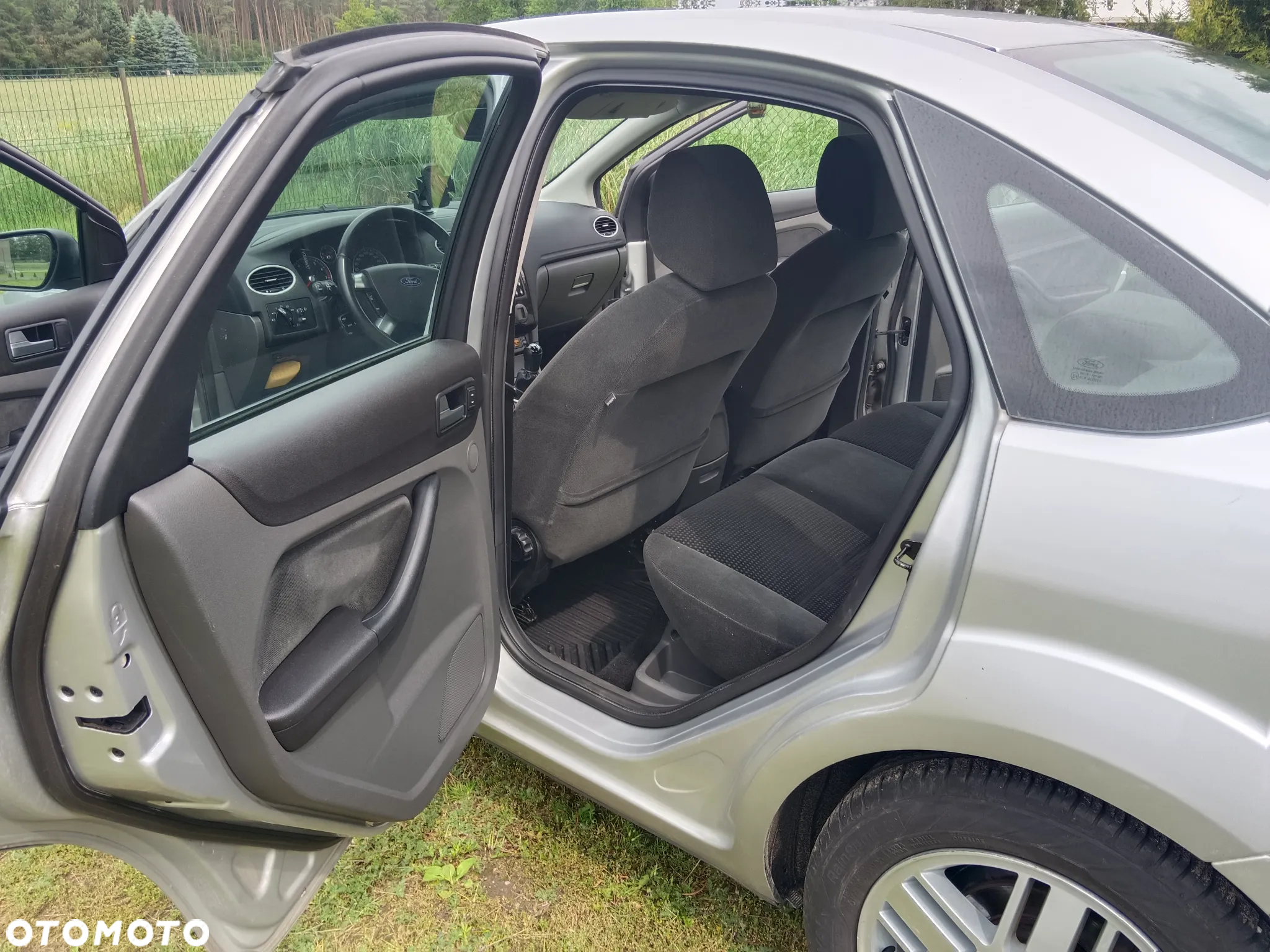 Ford Focus 1.6 Ghia - 8