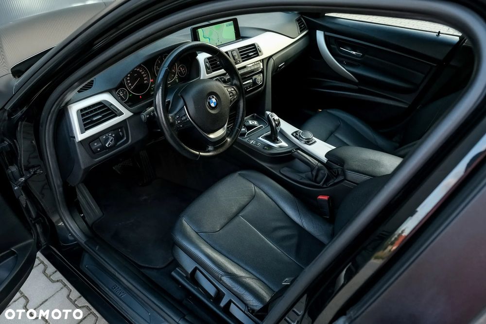 BMW Seria 3 320d Sport Line - 15
