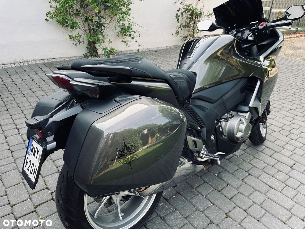 Honda VFR - 9