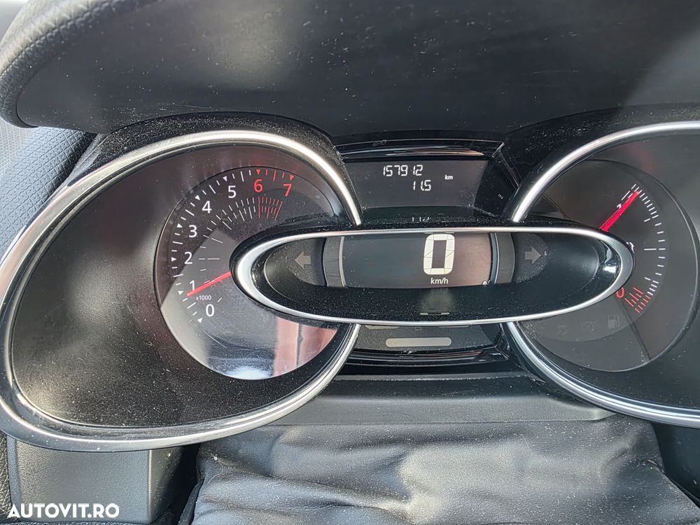 Renault Clio 1.2 16V 75 Limited - 11