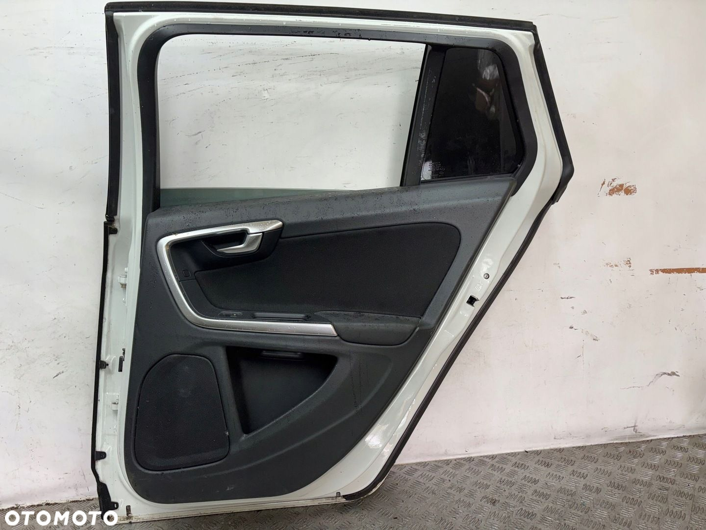 DRZWI TYŁ TYLNE PRAWE VOLVO V60 10- - 8