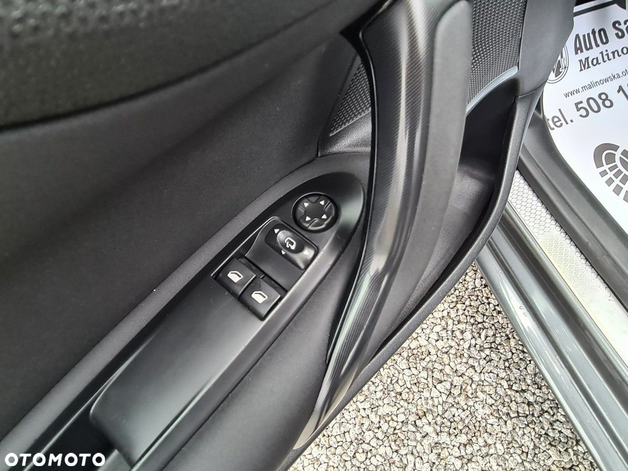 Citroën DS4 e-HDi 115 SoChic - 19