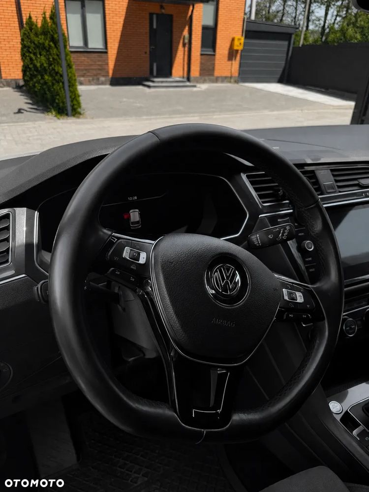 Volkswagen Tiguan - 8