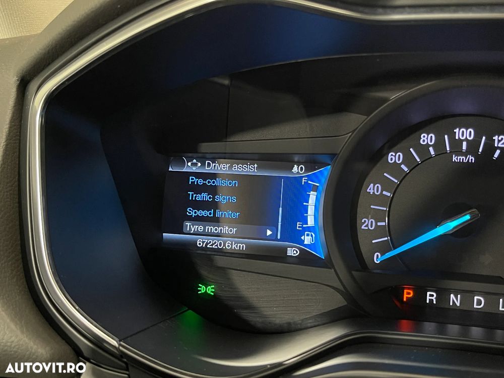 Ford Mondeo 2.0 HEV Titanium - 26