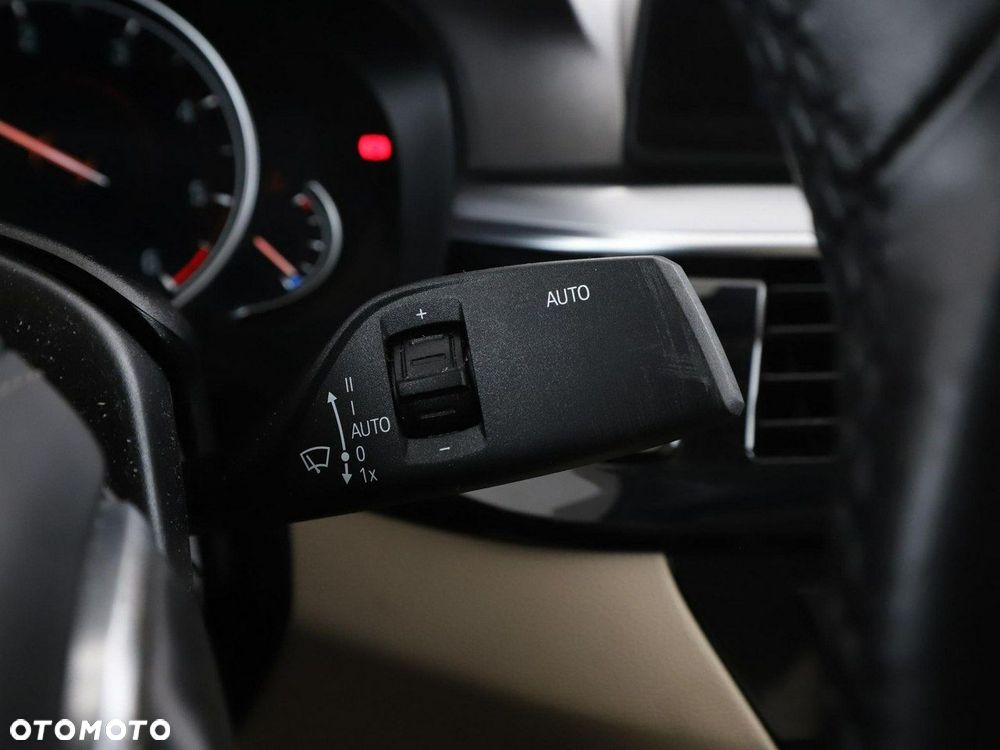 BMW Seria 5 520d xDrive - 35