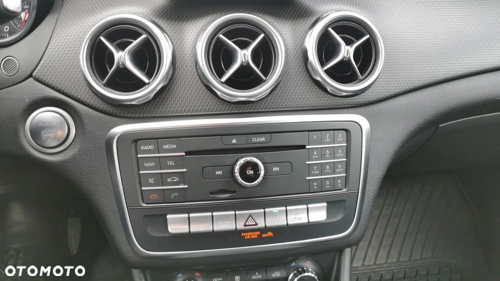 Mercedes-Benz GLA 180 7G-DCT Style - 17
