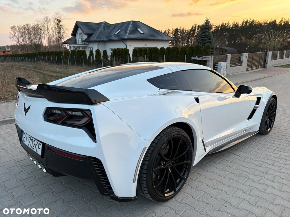 Chevrolet Corvette - 10