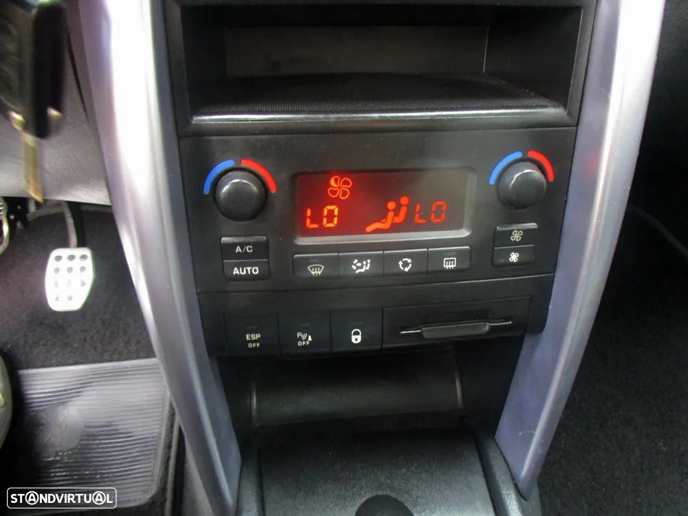 Peugeot 207 CC 1.6 HDi FAP - 14