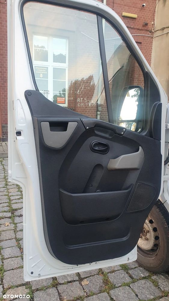 Nissan NV400 - 10