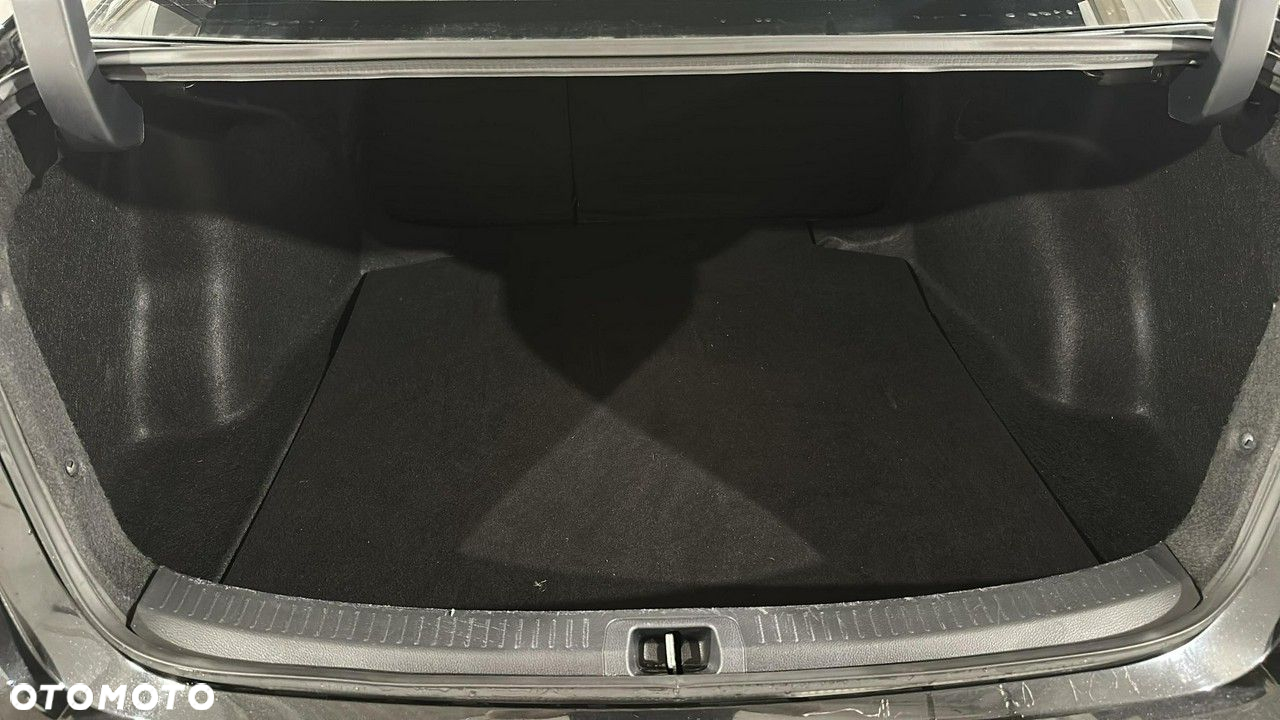 Toyota Corolla - 28