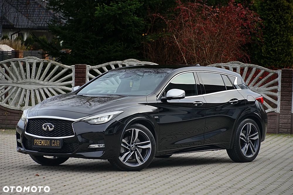 Infiniti Q30 2.0t DCT AWD Sport - 3