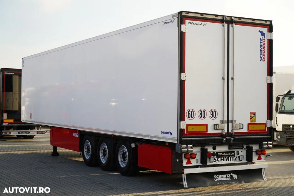 Schmitz Cargobull REFRIGERAT / TRANSPORT VECTOR 1550 / AXĂ RIDICATĂ / RECIPIENT DUBLU / COȘURI PENTRU PALEȚI - 4