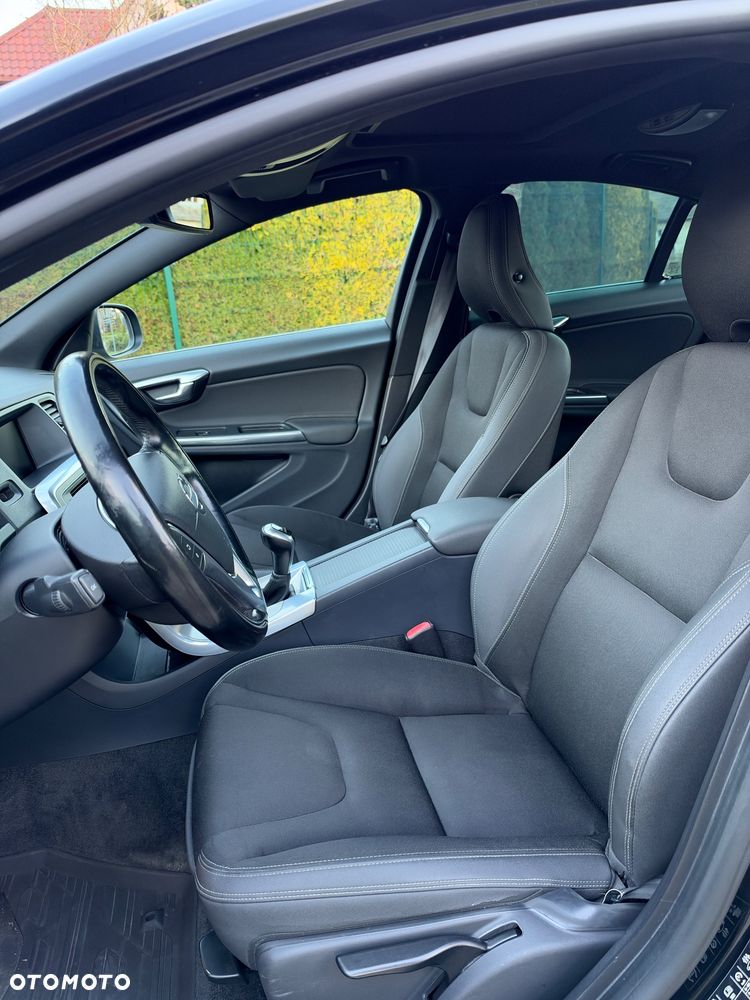 Volvo S60 D4 Momentum - 17