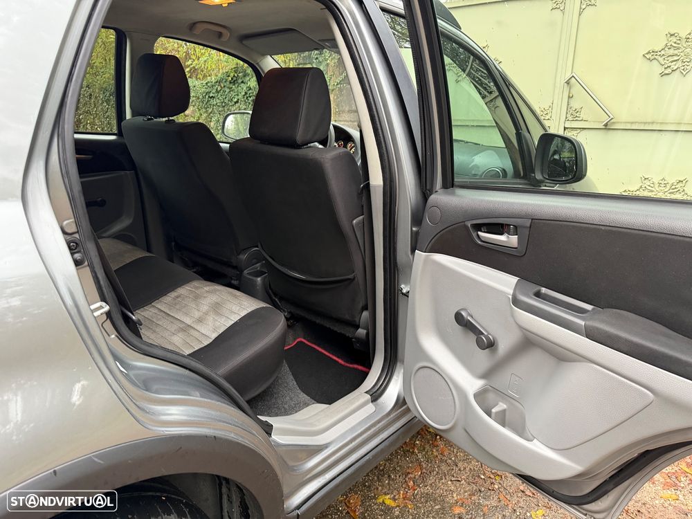 Suzuki SX4 1.6 DDiS GL Outdoor Line - 43