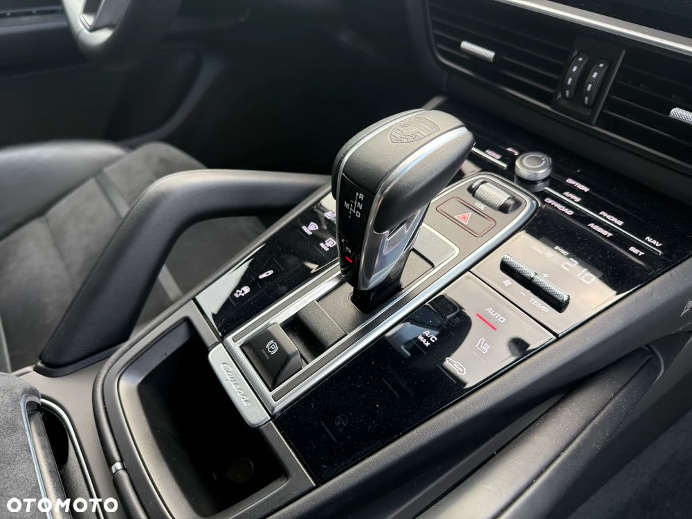 Porsche Cayenne GTS - 6