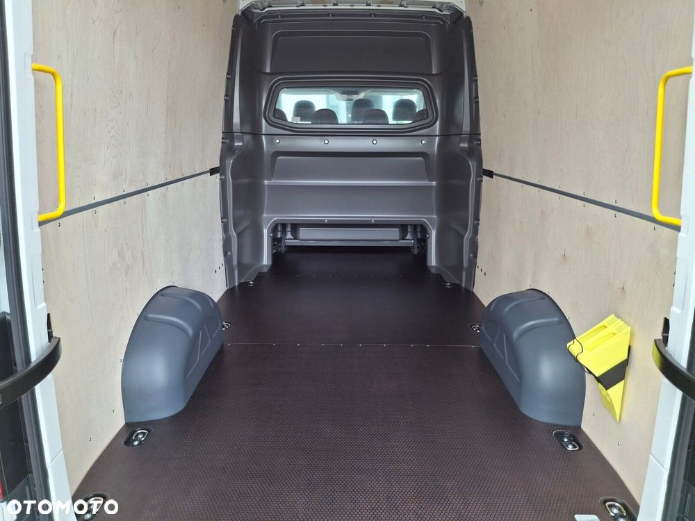 Volkswagen Crafter - 11