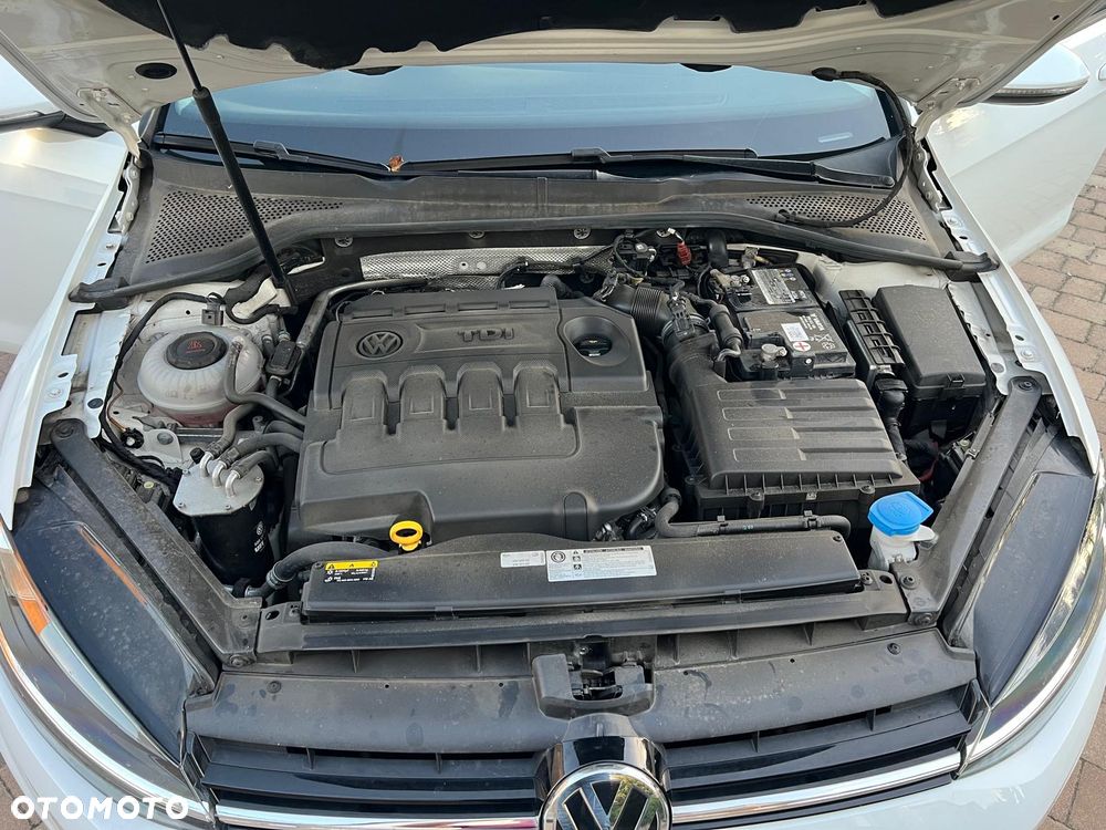 Volkswagen Golf 1.6 TDI SCR Comfortline - 6