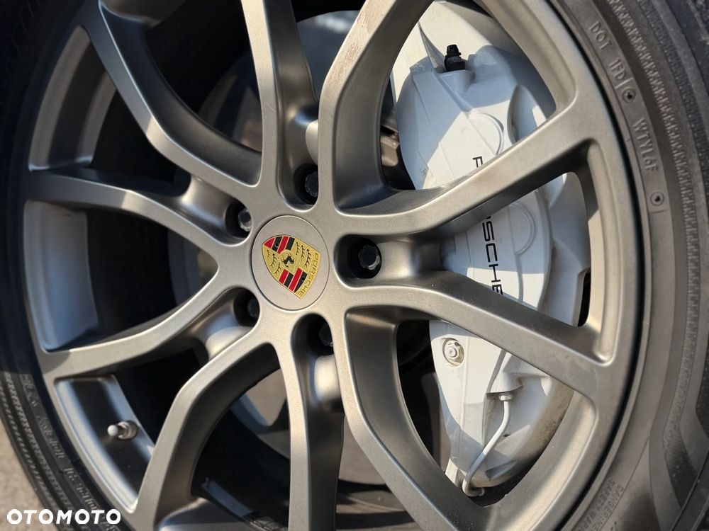 Porsche Cayenne Turbo - 18