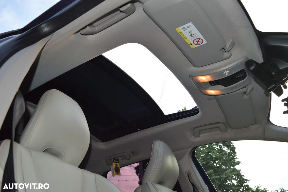 Volvo XC 60 D5 AWD Geartronic Ocean Race - 21