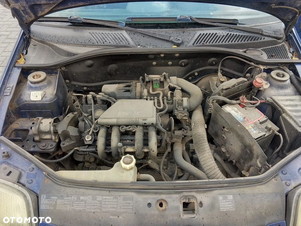 Renault Clio II (98-01r.) 1.2 B 58KM. Silnik D7FD720 Skrzynia JB1 184.Cały na części. GWARANCJA !!!  Przód Tył Zestaw Komplet Drzwi Klapa Zderzak Błotnik Maska Grill Atrapa Szyba Pas Lampa Lusterko Boczki Fotel Kanapa Kokpit Deska Rozdzielcza Przełącznik Włącznik Sterownik Przewody Wiązka Instalacja Moduł Komputer Czujnik Listwa Pompa Alternator Wtryski Głowica Rozrusznik Kompresor Sprzęgło Dwumas Silnik Skrzynia ABS Klimatyzacji Paliwa Wspomagania Kolektor Turbina Przepustnica Zawór Chłodnica Koło Hak Belka Sanki Zawieszenie Mcpherson Półoś Amortyzator Wydech Tłumik Zacisk Most - 9