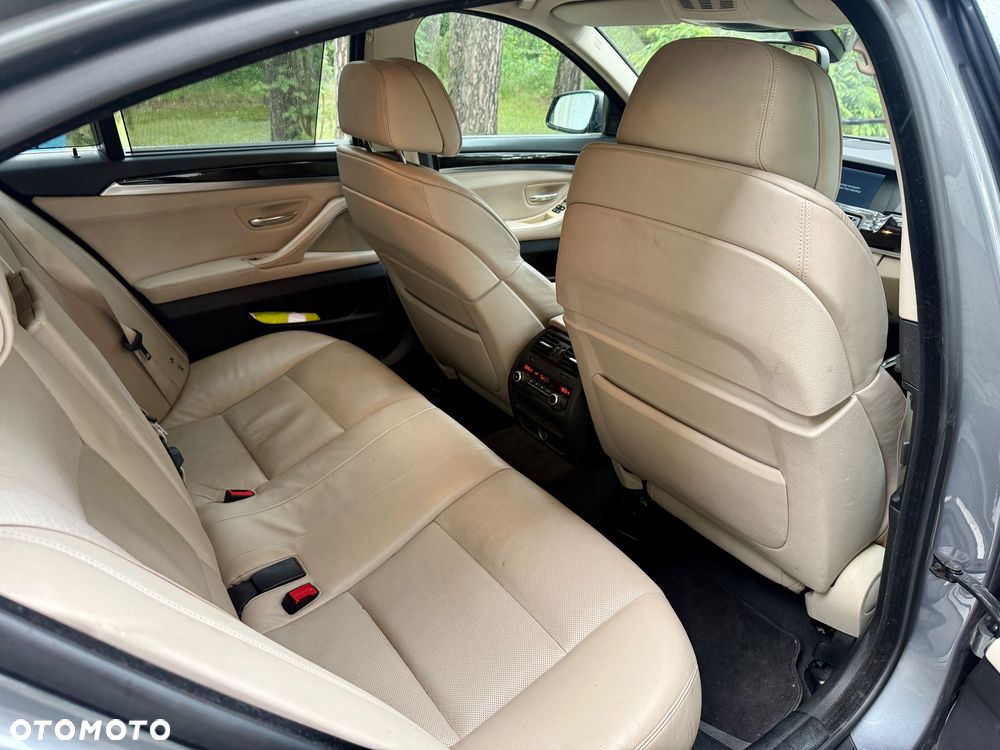 BMW Seria 5 535i xDrive Luxury Line - 14