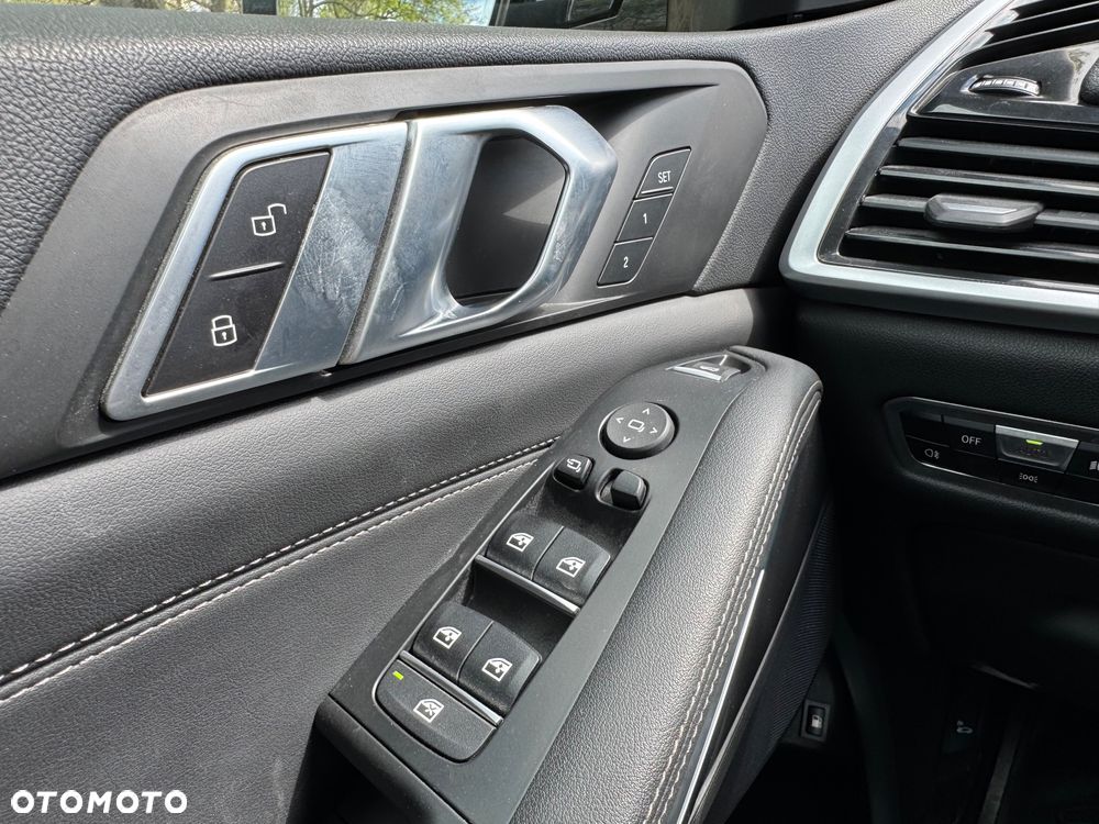 BMW X5 xDrive45e - 25