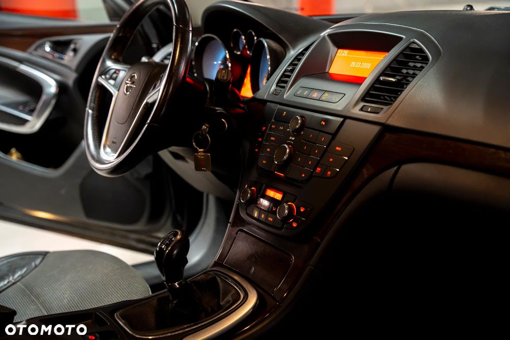 Opel Insignia - 8