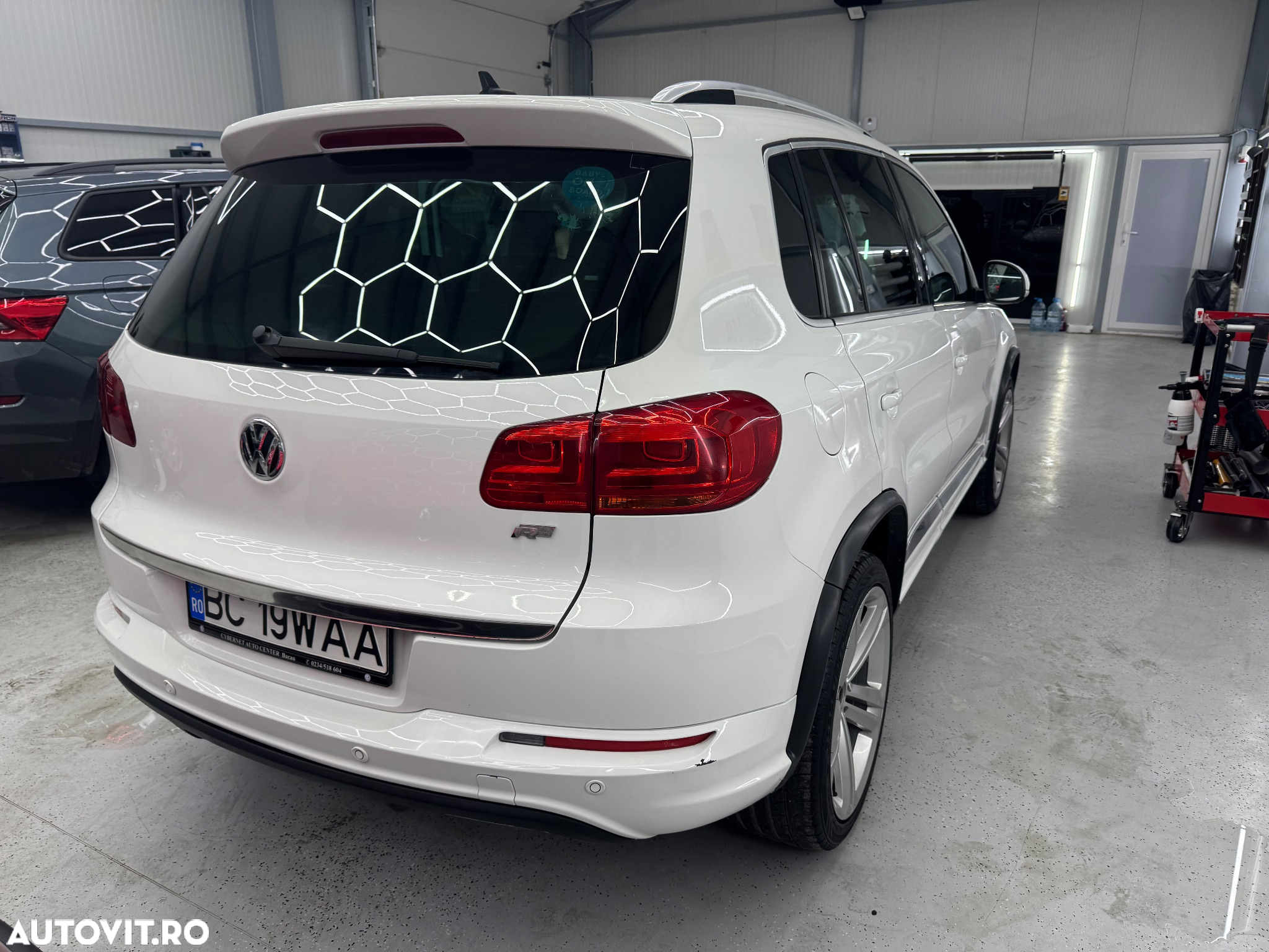 Volkswagen Tiguan 2.0 TDI DPF 4Motion Sport & Style - 10