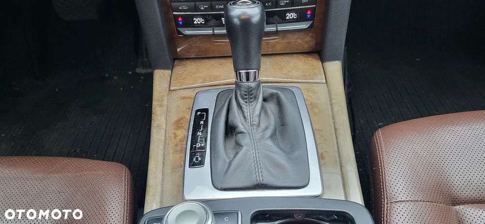 Mercedes-Benz Klasa E 250 CGI BlueEFFICIENCY Avantgarde - 14