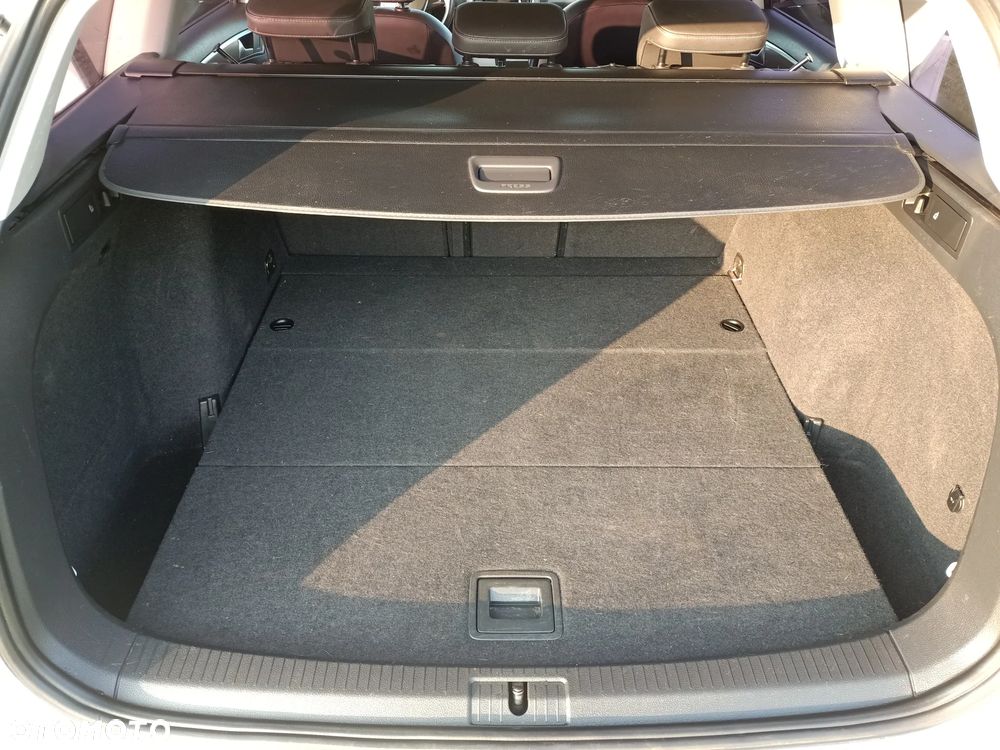 Volkswagen Golf 1.6 TDI DPF Comfortline - 14