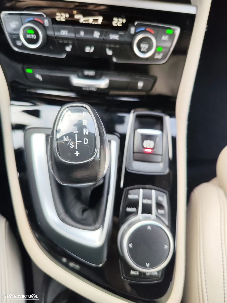 BMW 216 Active Tourer d Aut. Sport Line - 42