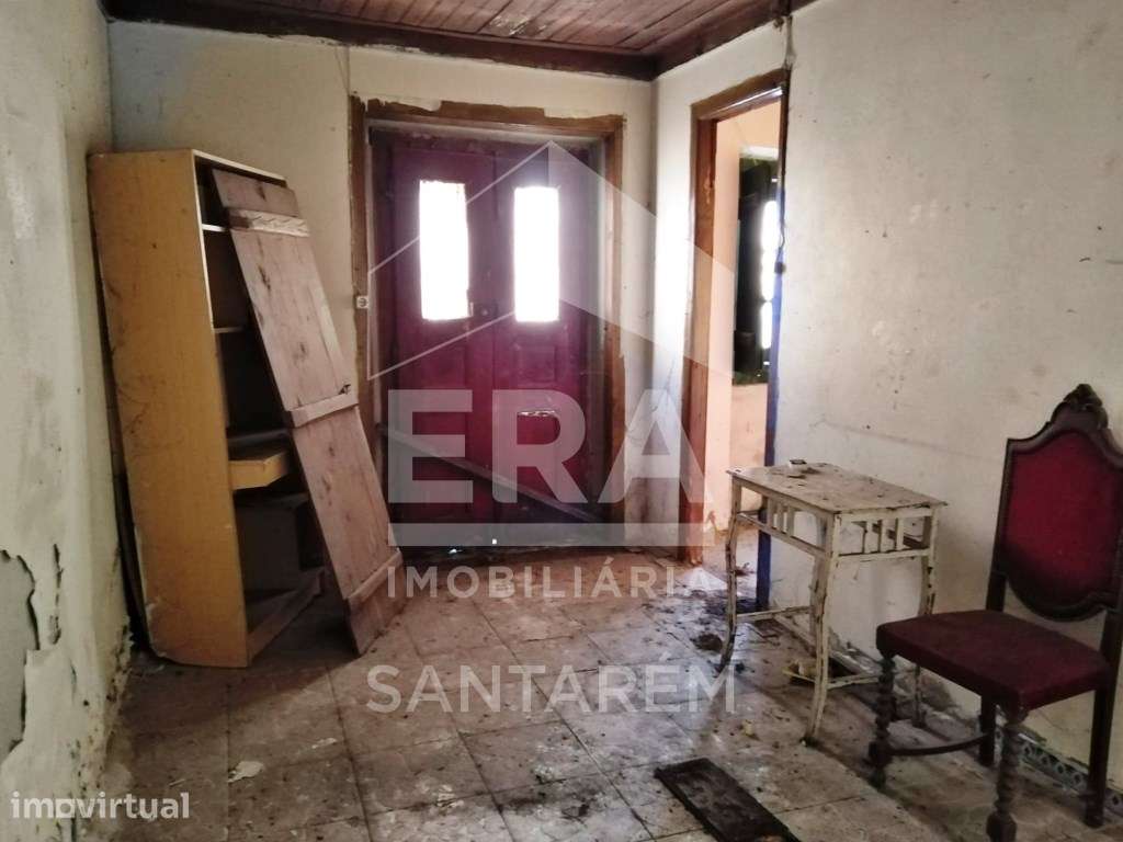 Moradia para recuperar na Aldeia da Ribeira - Grande imagem: 3/10