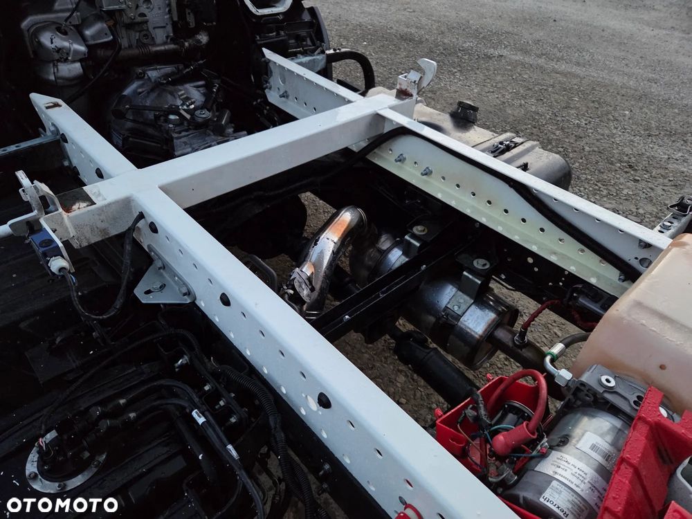 Renault Maxity Cabstar - 11