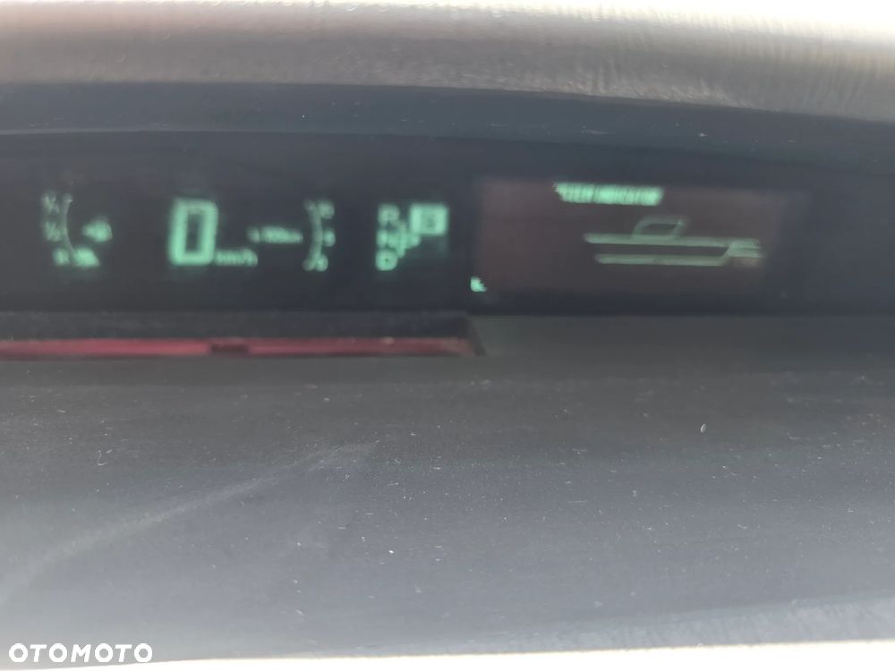 Toyota Prius (Hybrid) - 26