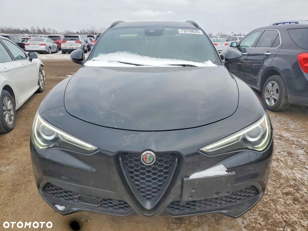 Alfa Romeo Stelvio 2.0 Turbo 16V AT8-Q4 Veloce Ti - 9