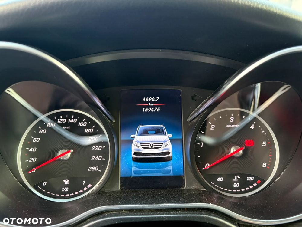 Mercedes-Benz Klasa V 300 d kompakt 9G-TRONIC Avantgarde - 26