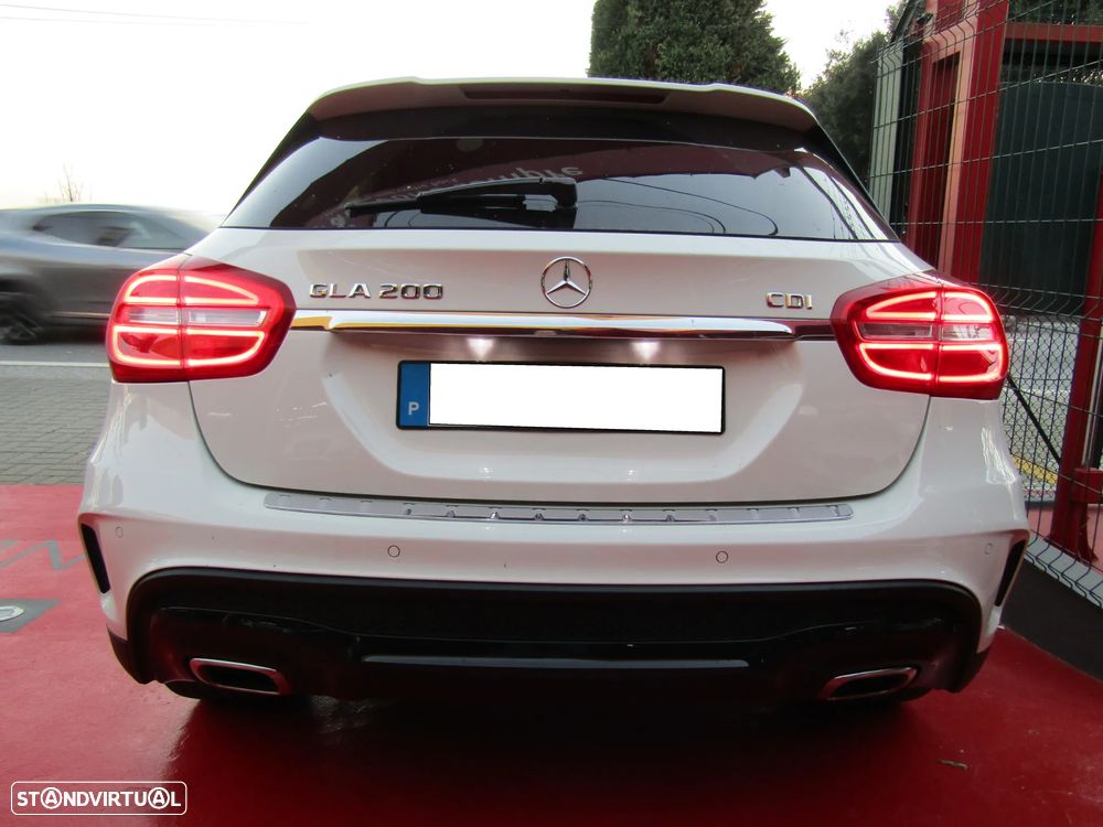 Mercedes-Benz GLA 200 d 4Matic 7G-DCT AMG Line - 13