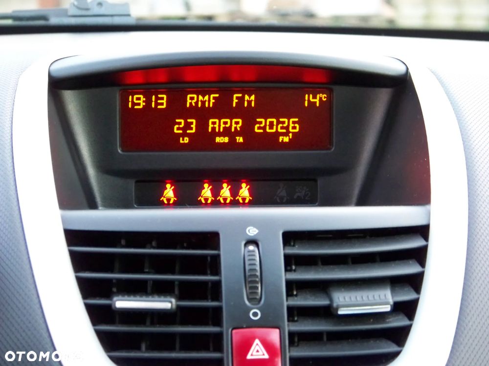 Peugeot 207 1.4 Trendy - 25