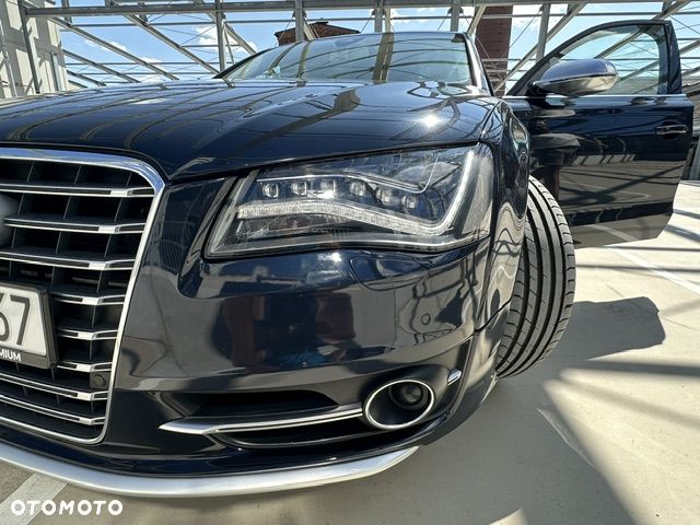 Audi S8 - 30