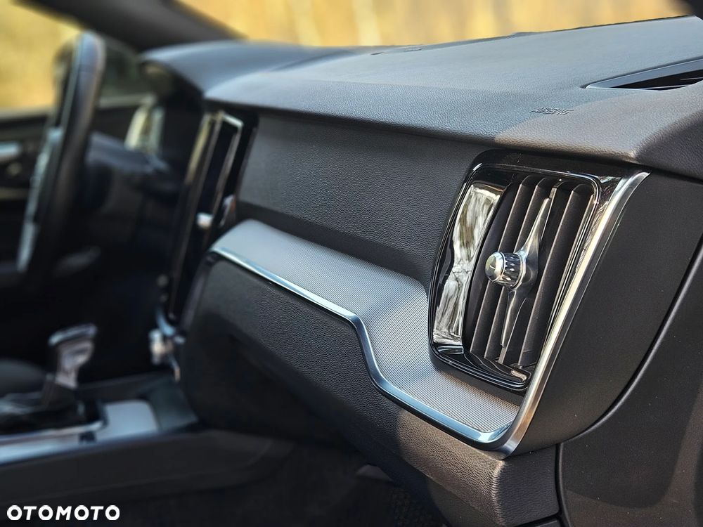 Volvo S60 T4 R-Design - 35