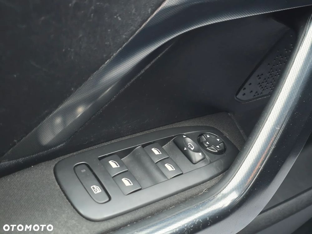 Peugeot 2008 1.2 Pure Tech Allure S&S EAT6 - 23