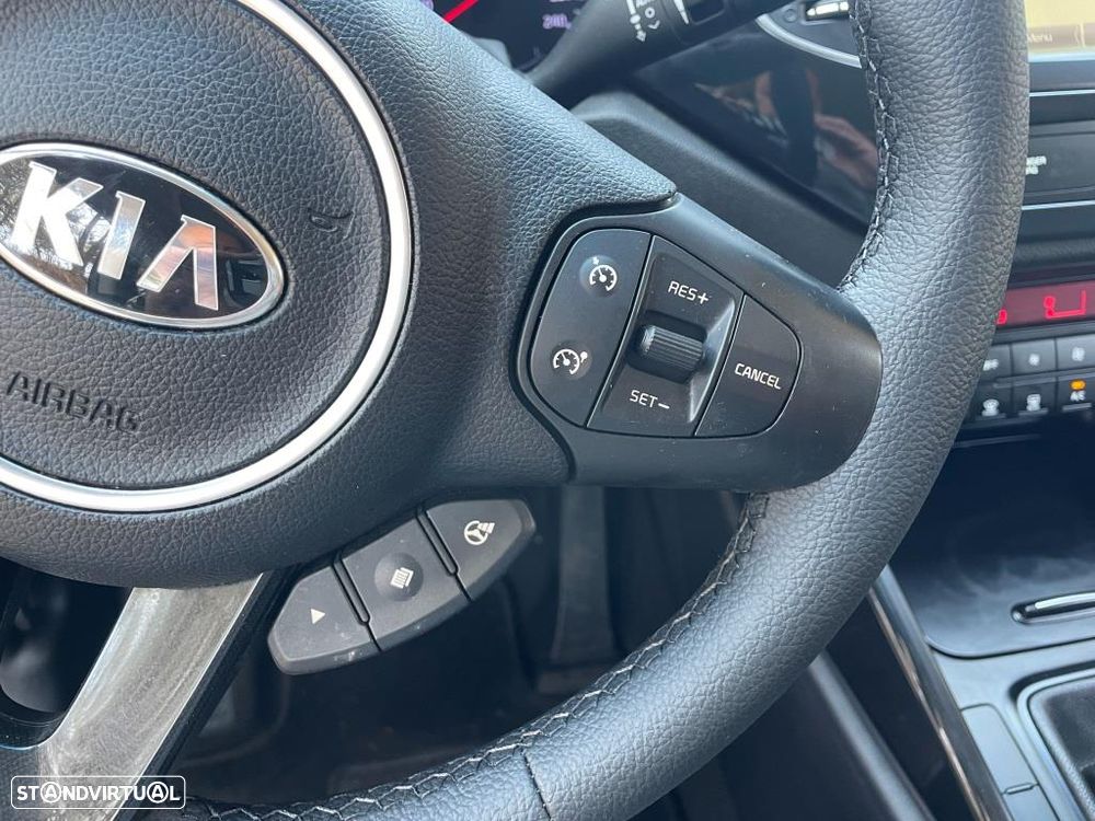 Kia Carens 1.7 CRDi ISG TX - 32