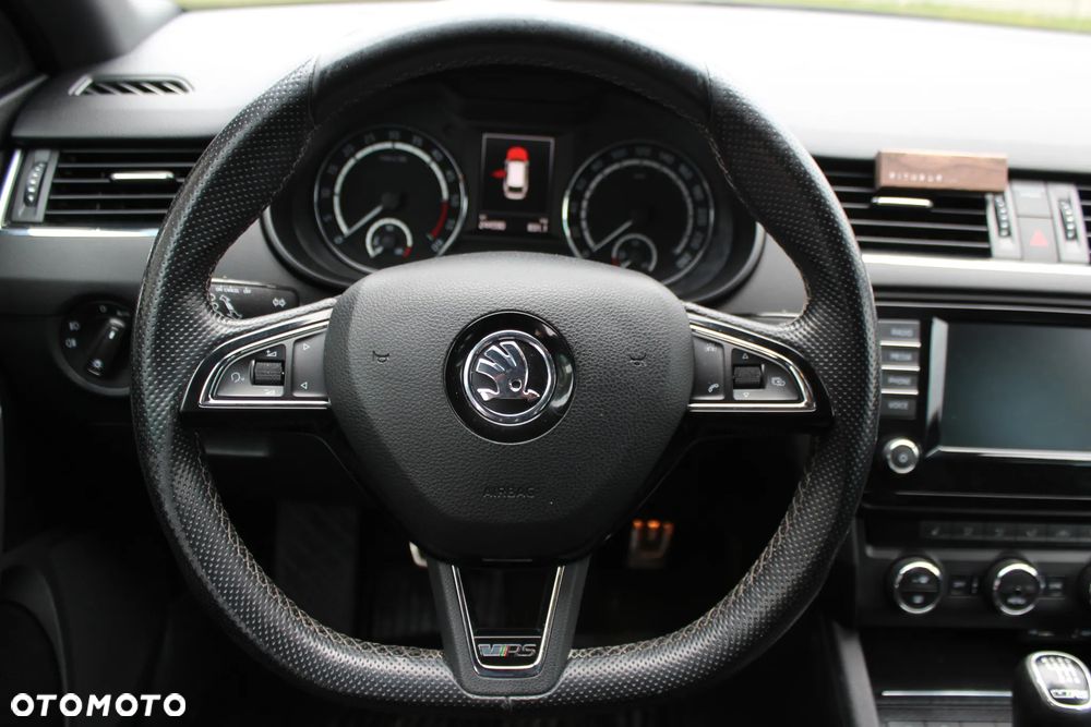 Skoda Octavia 2.0 TDI RS - 37